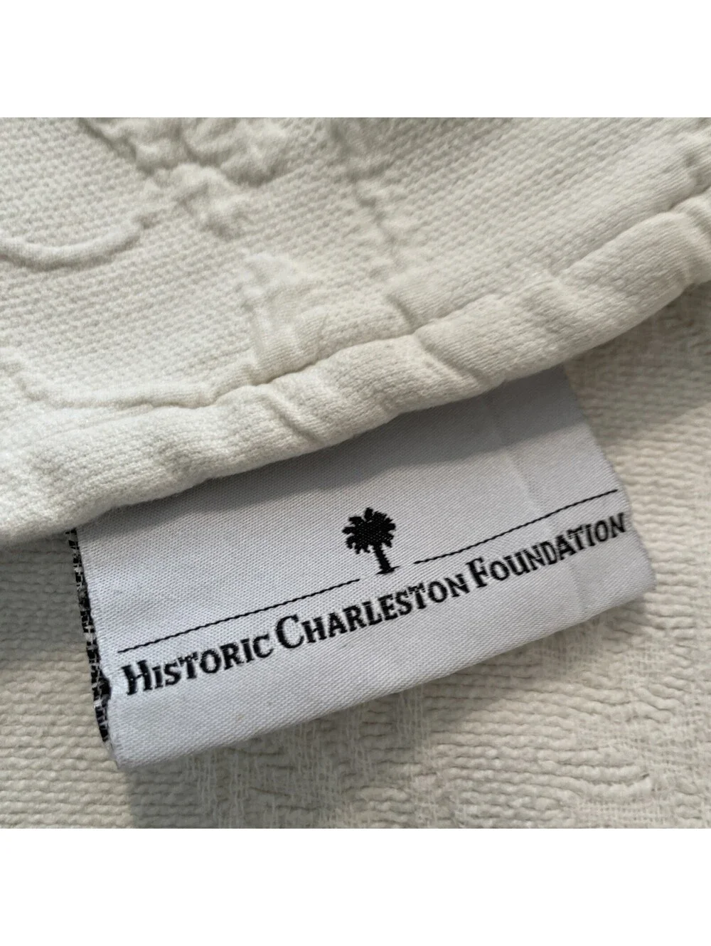 Historic Charleston Foundation White 100% Cotton Coverlet Bedspread Quilt Flawed